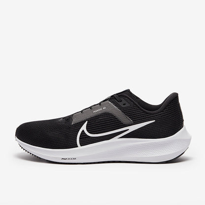 Nike Pegasus 40 - Black/White