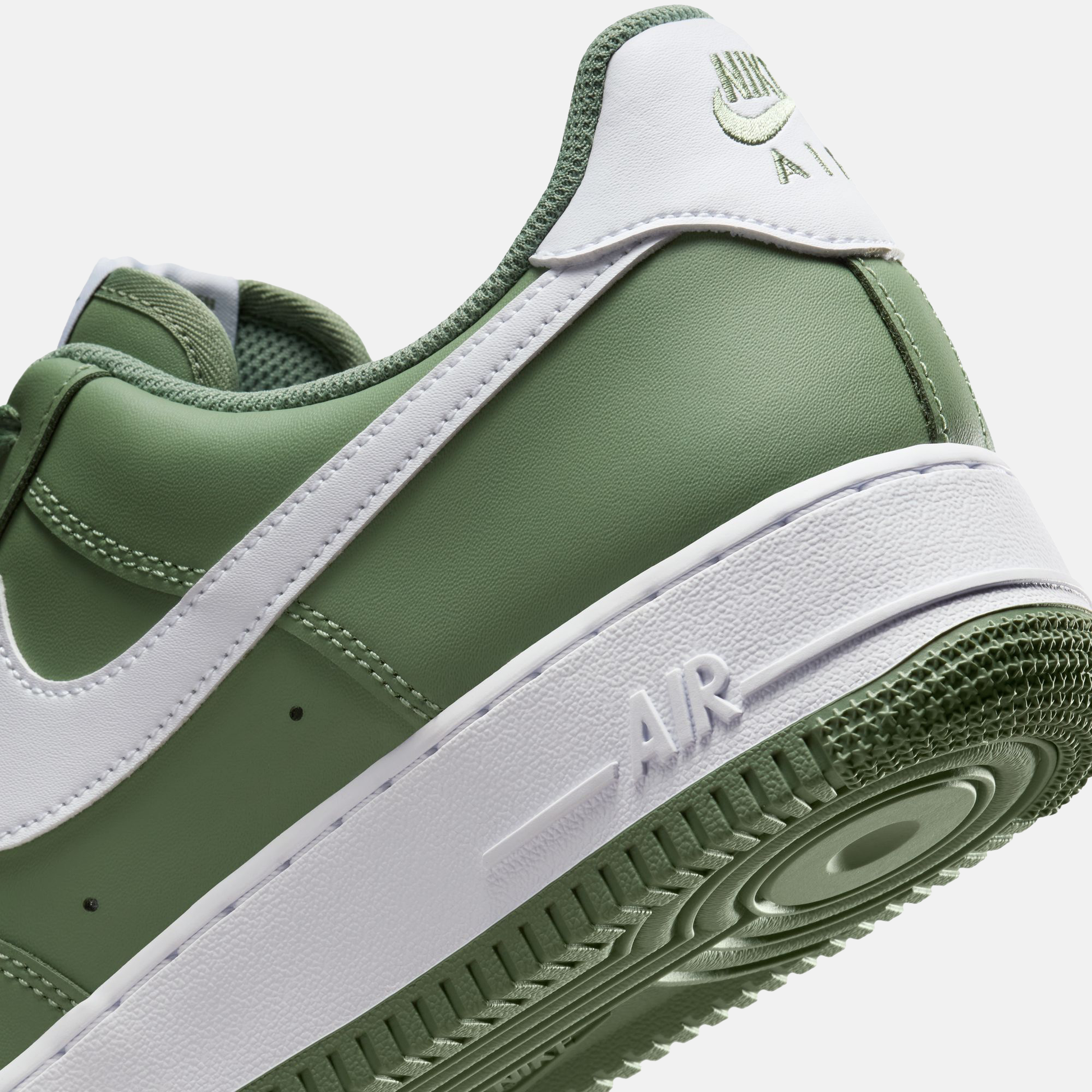 Air Force 1 '07 Sneakers - Premium Brand Shoes for Men and Women