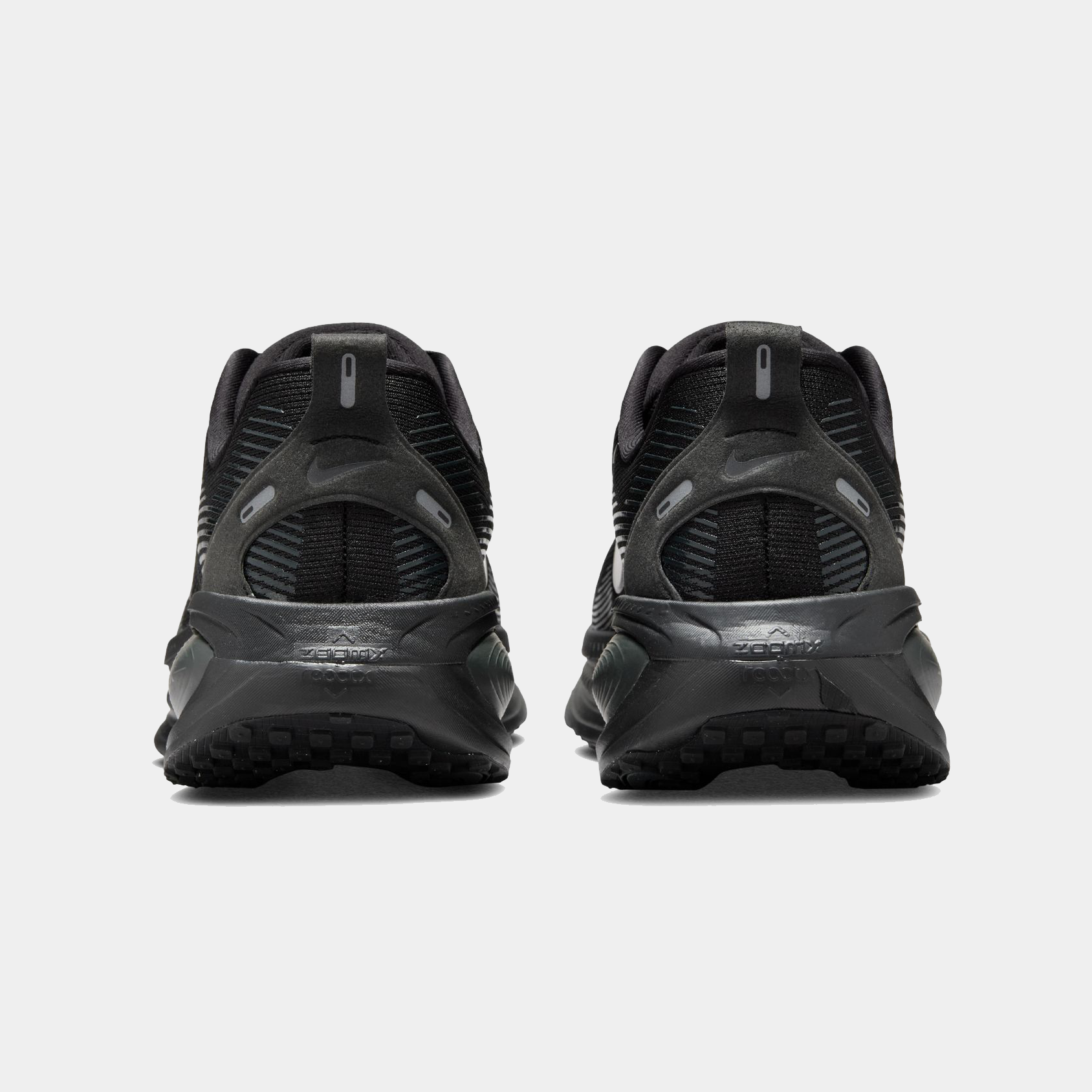 Air Zoom Vomero 18 Sneakers - Premium Brand Shoes for Men and Women
