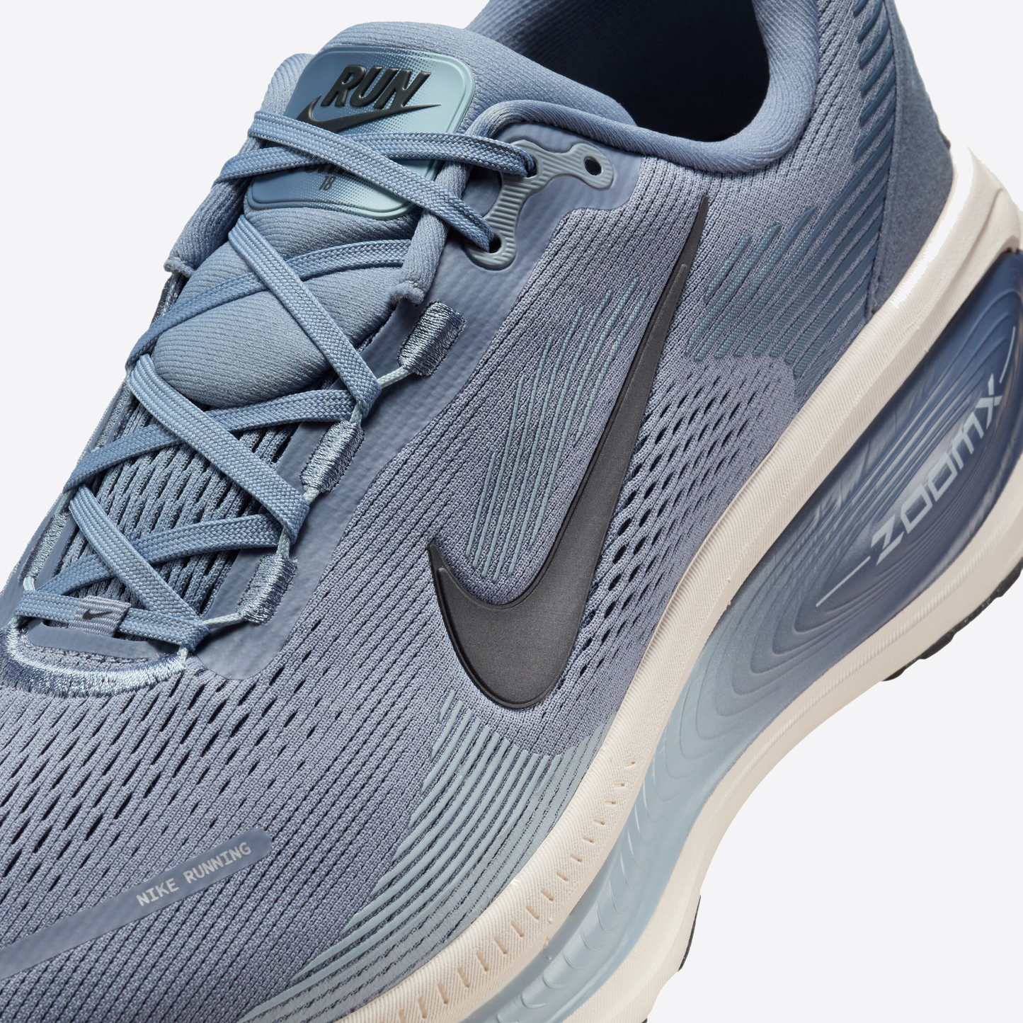 Air Zoom Vomero 18 Sneakers - Premium Brand Shoes for Men and Women