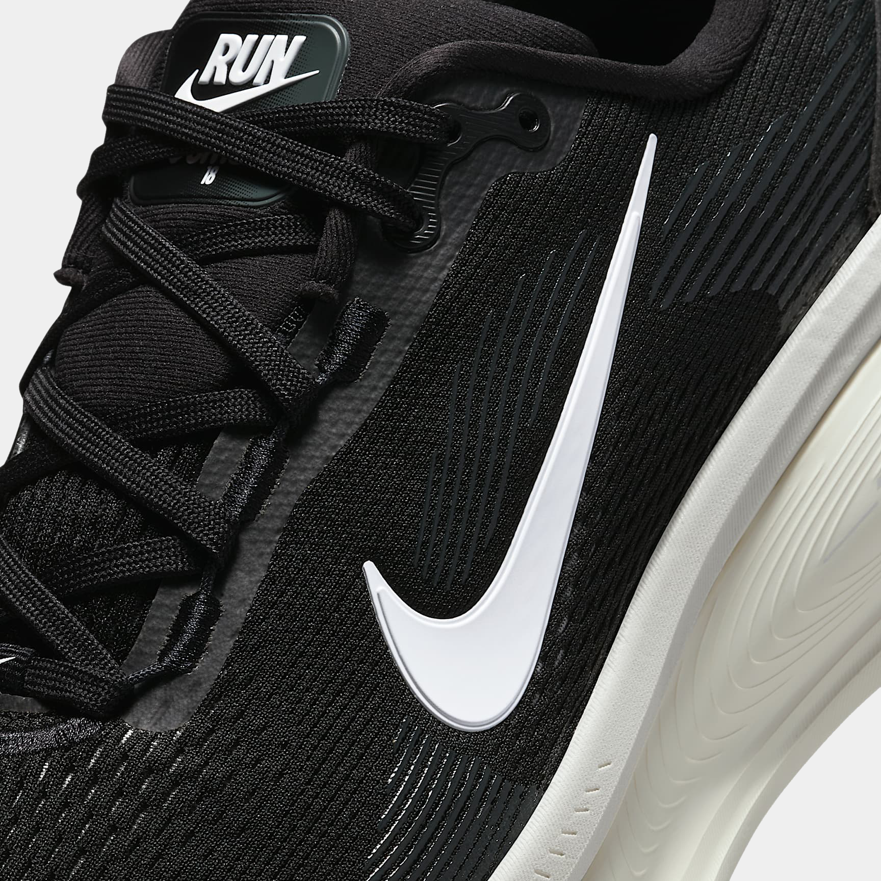 Air Zoom Vomero 18 Sneakers - Premium Brand Shoes for Men and Women