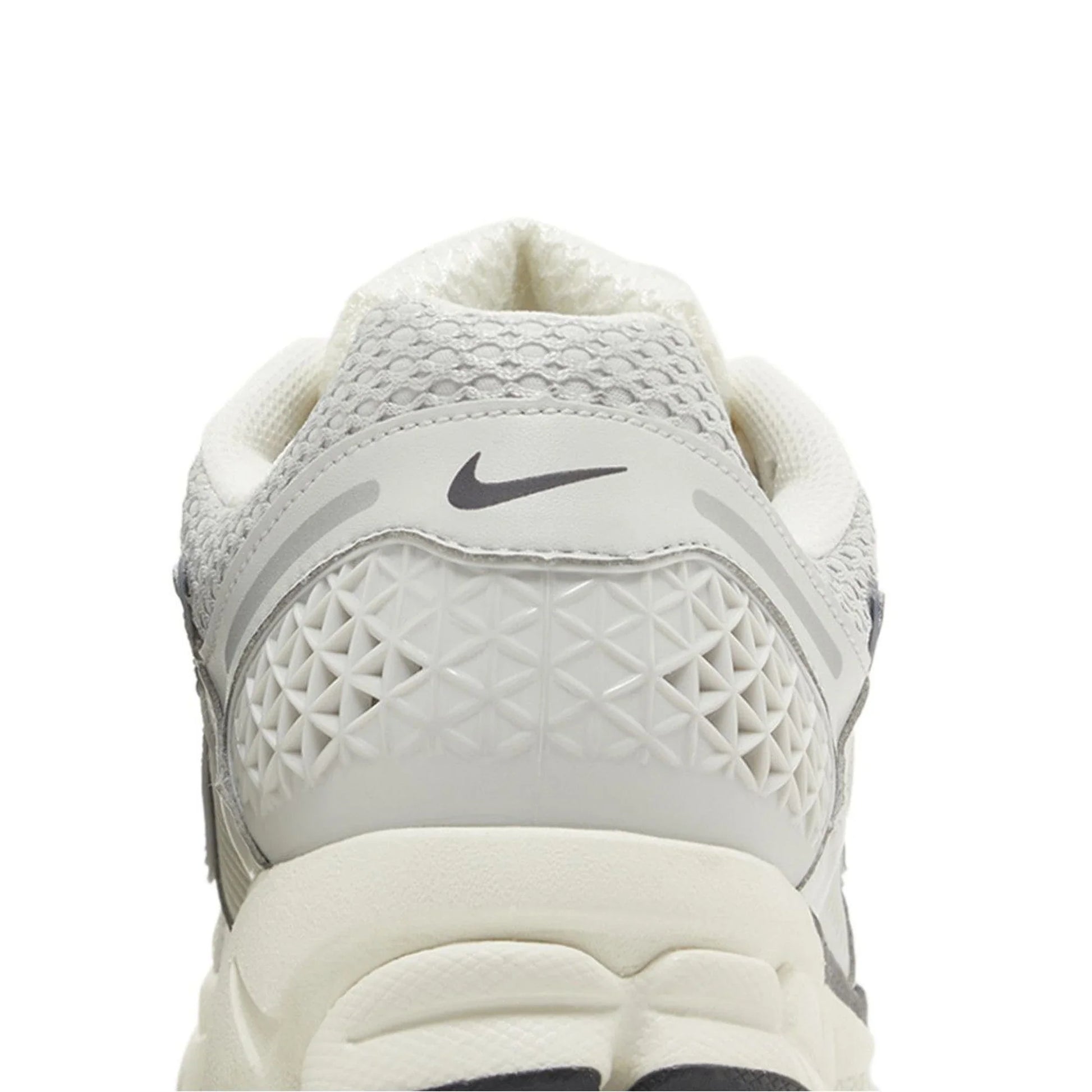 Nike Zoom Vomero 5 'Chrome' (2024)