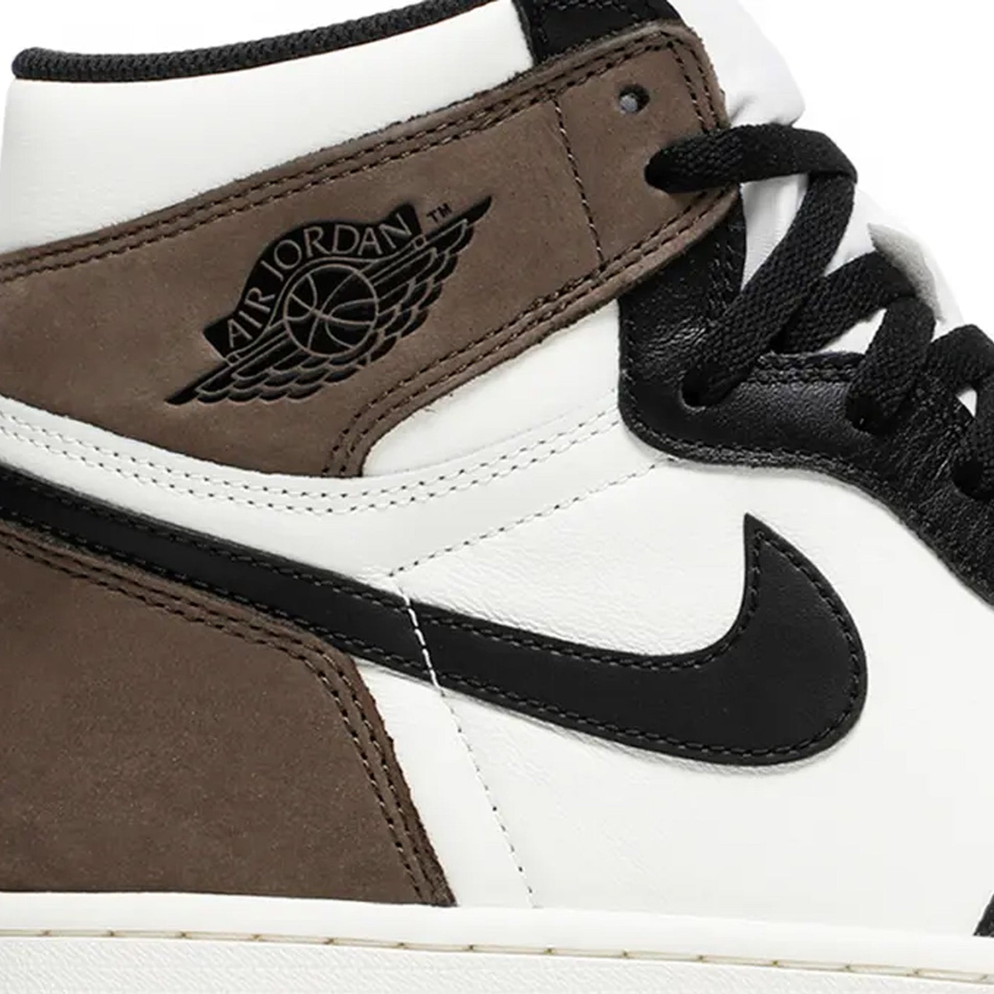 [Refurbished] Air Jordan 1 Retro High 'Dark Mocha' (2020)