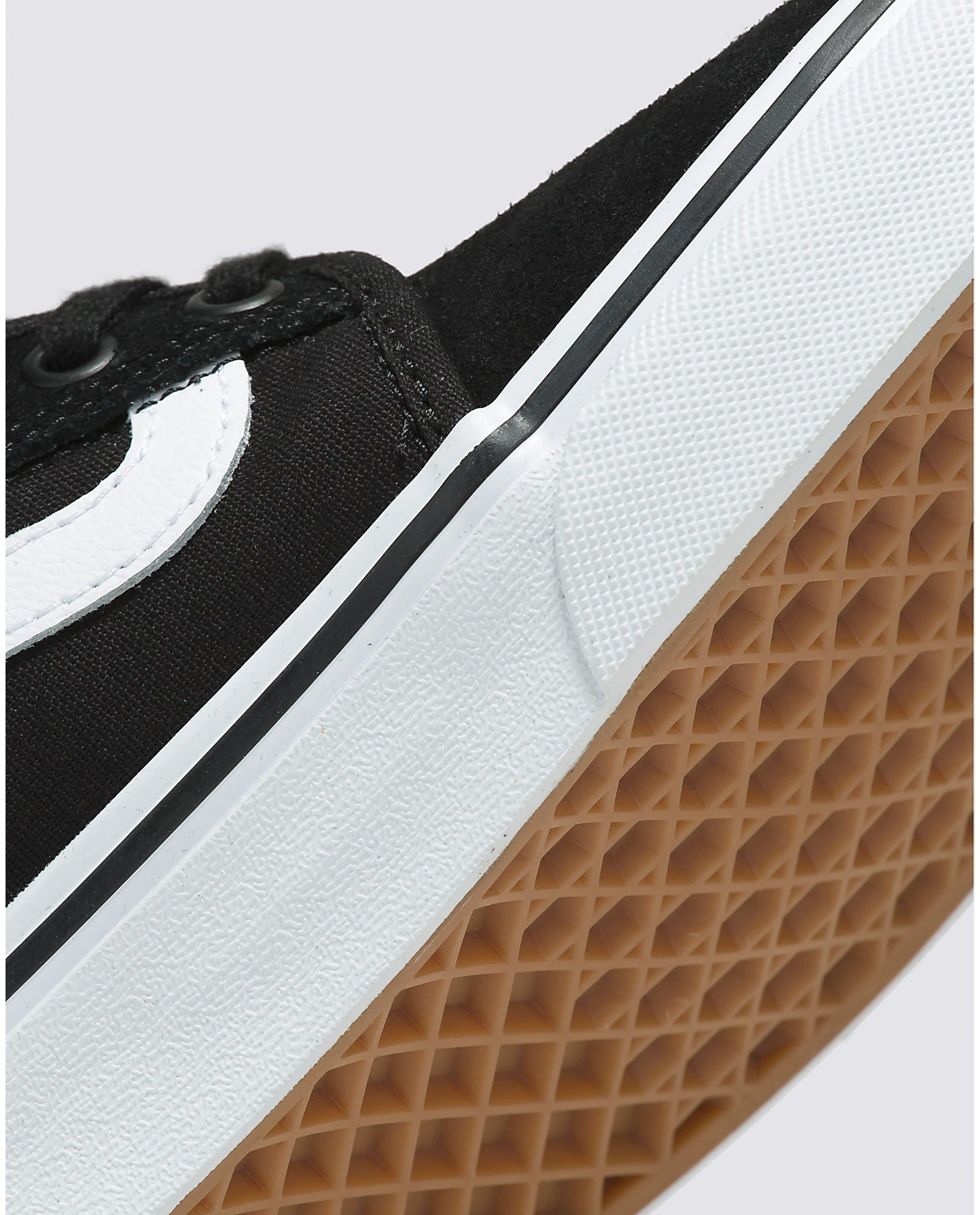 Skate Chukka Low Sidestripe Core Sneakers - Premium Brand Shoes for Men and Women