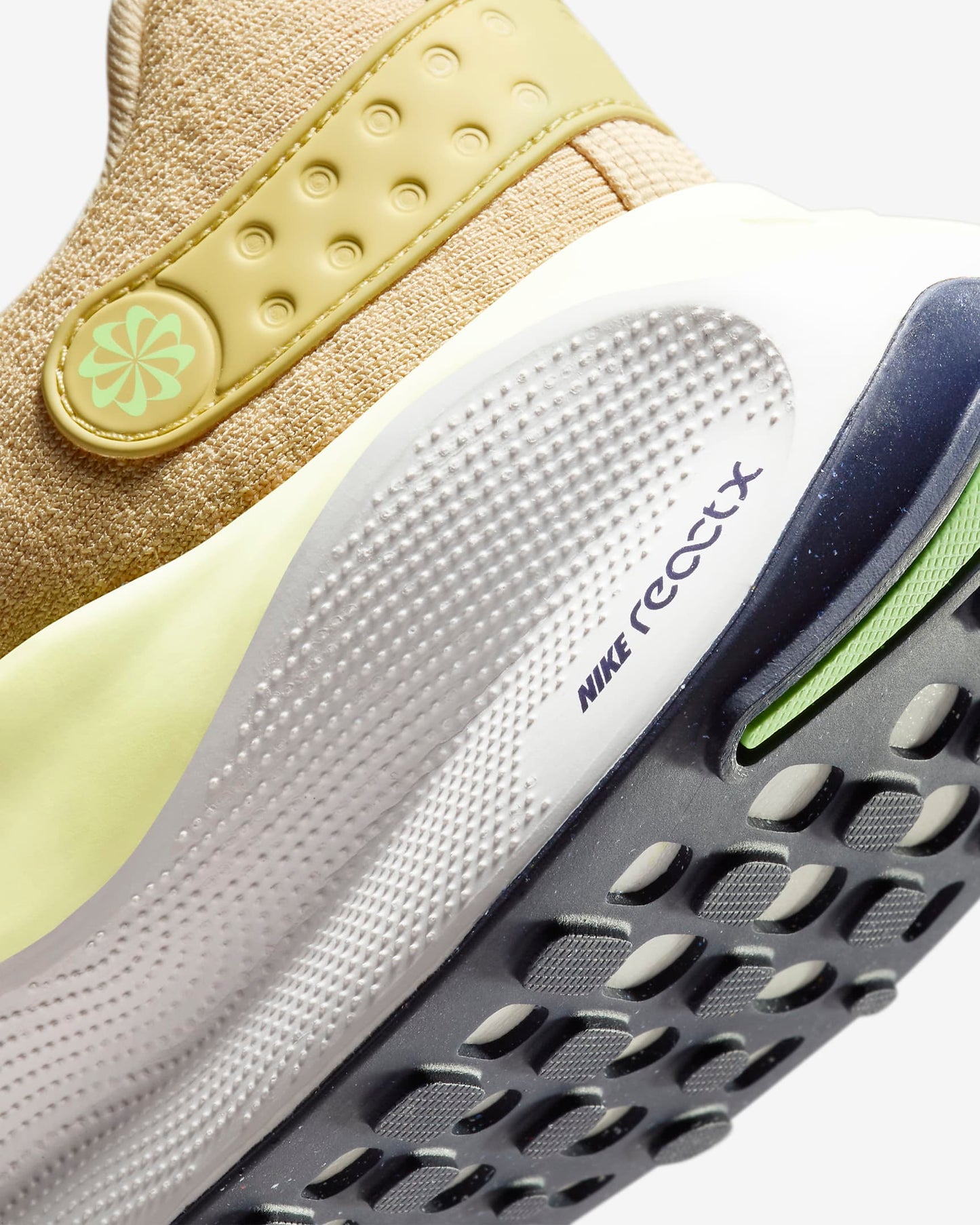 React Infinity Run Flyknit 4 Sneakers - Premium Brand Shoes for Men and Women